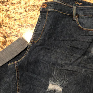 Womens Avenue Capri Cuffed Distressed Jeans 18/20